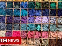 Recycling fashion: The town turning waste into clothes- BBC News