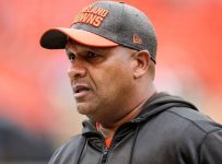 Ex-coach Jackson says Browns lied about plans