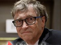 Bill Gates Catfishers Stand No Chance on Tinder Amid His Divorce