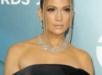 Jennifer Lopez and Ben Affleck seal romantic reunion with steamy kiss – Music News