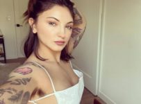 Julia Michaels poses with armpit hair proudly on display – Music News