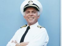 Gavin MacLeod Dies, Mary Tyler Moore Show Star and Love Boat Captain Was 90