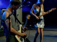 Wolf Alice celebrate first Number 1 album – Music News