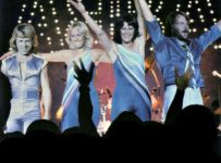 ABBA sailing toward tenth UK Number 1 album as ‘Voyage’ dominates midweek chart – Music News