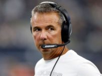 Meyer apologizes to Jags, family after viral video