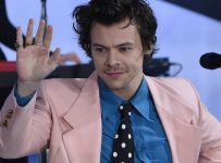 Harry Styles unveils beauty brand – Music News
