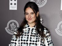 Shailene Woodley denies post is about Aaron Rodgers vaccine