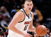Nuggets’ Jokic ejected for shoving Heat’s Morris