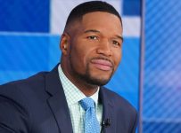 Giant leap: Ex-NFLer Strahan takes trip to space