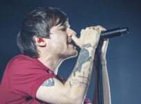 Louis Tomlinson working hard in rehearsals for 2022 tour – Music News