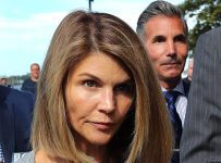 Lori Loughlin’s home robbed of $1 million in jewelry