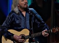Barry Gibb receives Best-Selling Americana Album Award – Music News