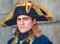 First Look at Joaquin Phoenix as Napoleon Bonaparte in Ridley Scott’s Kitbag