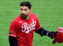 Sources: Castellanos joins Phils with $100M deal