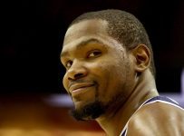 KD drops 53, tells mayor to ‘figure out’ vax policy