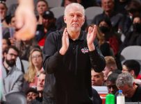 Spurs’ Popovich sets NBA’s all-time wins record