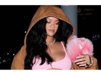 Rihanna’s Pink Bra With Matching Jeans in Los Angeles