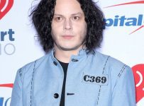 Jack White marries girlfriend onstage during concert – Music News