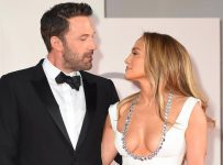 Jennifer Lopez’s Engagement Ring From Ben Affleck Is Green