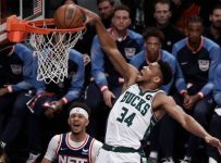 Giannis goes off, now Bucks’ No. 1 all-time scorer