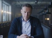 Navalny movie review & film summary (2022)