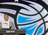 Mosley, ‘feeling lucky,’ sees Magic secure top pick
