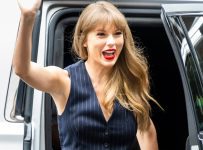 Taylor Swift Wears a Summer-Approved Oversize Suit | Photos