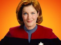 Voyager’s Kate Mulgrew is Open to Live-Action Return of Janeway