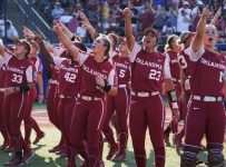 OU sweeps Texas to win 2nd straight WCWS title