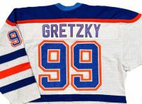 Gretzky’s final Oilers jersey sells for record $1.4M