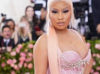 Nicki Minaj sparks pregnancy speculation with Instagram Live blunder – Music News